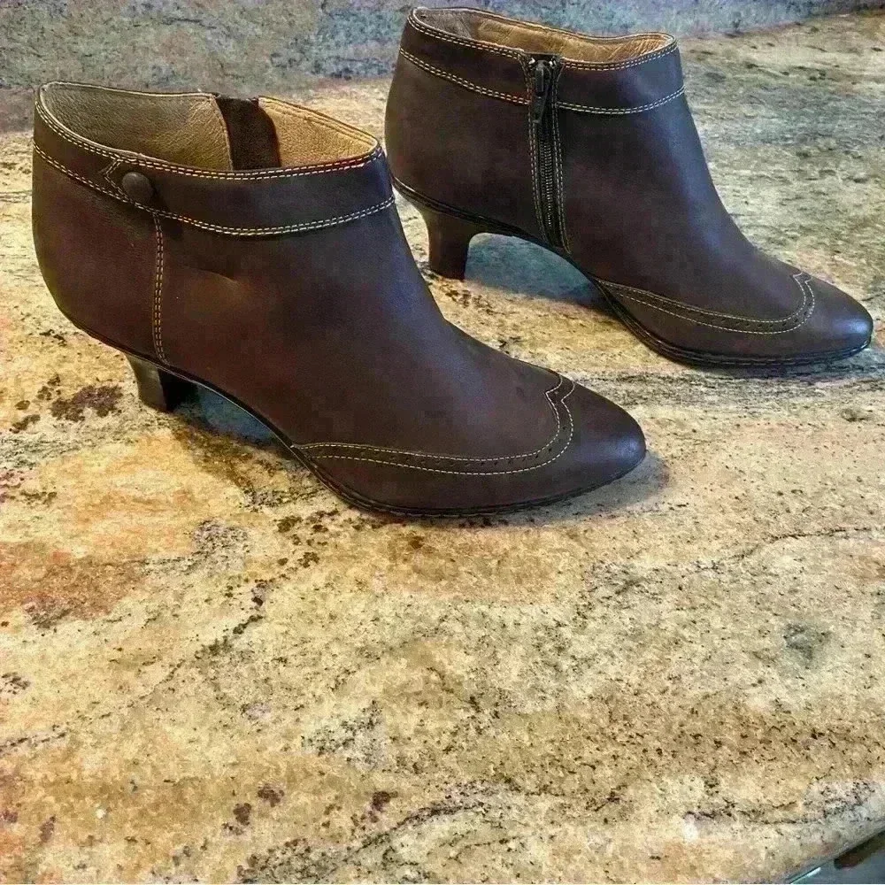 Sofft Brown Leather Wingtip Ankle Boots‎ Size 8 Medium - Picture 7 of 13